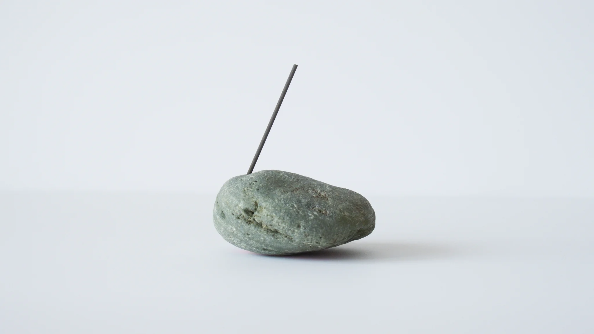 "still" series / stand